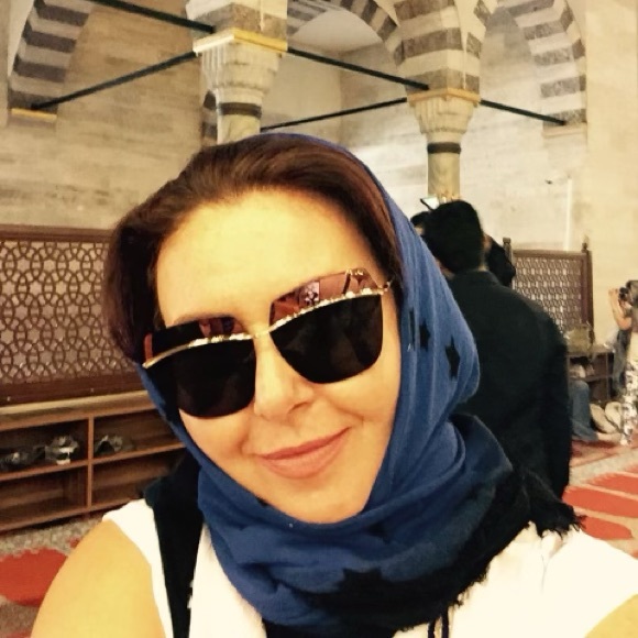 Dior Sunglasses with gold hardware - Picture 4 of 5